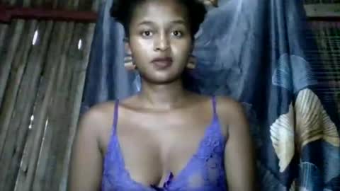 olinah610 online show from 04-28-26, 03:00