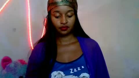 Snapshot of olinah610 chatting on 06-08-26, 12:27 olinah610 online show from 06-08-26, 12:27