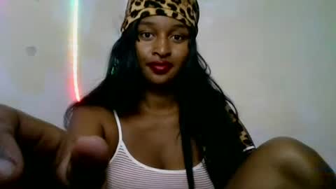 Snapshot of olinah610 chatting on 06-12-26, 10:25 olinah610 online show from 06-12-26, 10:25