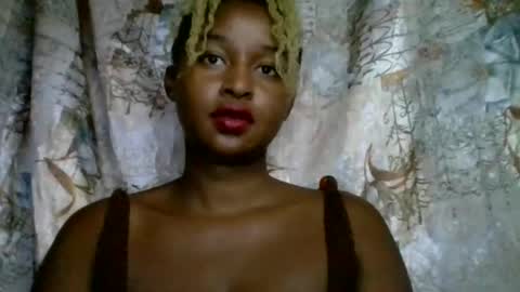 Snapshot of olinah610 chatting on 07-24-26, 07:39 olinah610 online show from 07-24-26, 07:39