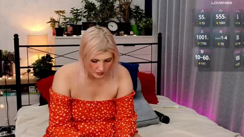 OliSunny Olivia online show from 12-17-24, 10:44