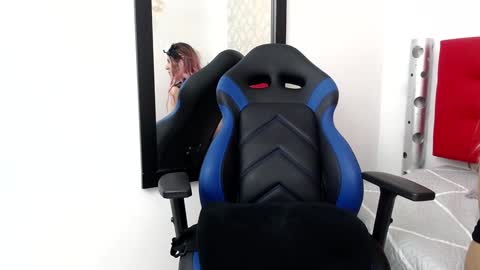 Snapshot of oliver__brown chatting on 12-07-24, 11:45 Oliver online show from 12-07-24, 11:45