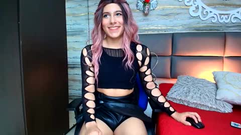 Snapshot of oliver__brown chatting on 03-08-25, 09:08 Oliver online show from 03-08-25, 09:08