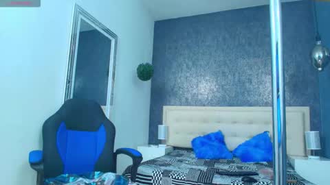 Snapshot of oliver__brown chatting on 11-17-25, 11:32 Oliver online show from 11-17-25, 11:32