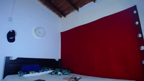 Oliver and MeganIndependent online show from 10-19-25, 02:23