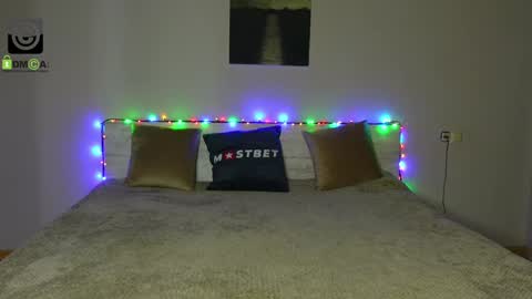 Snapshot of oliver_baker chatting on 12-27-24, 03:04 Oliver  Kaen online show from 12-27-24, 03:04
