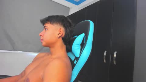 Oliver bray online show from 10-27-25, 05:17