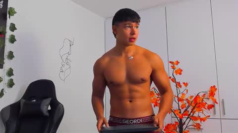 Snapshot of oliver_bray chatting on 01-09-26, 03:59 Oliver bray online show from 01-09-26, 03:59