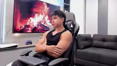 Snapshot of oliver_bray chatting on 03-19-26, 04:05 Oliver bray online show from 03-19-26, 04:05