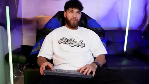 Oliver Dallas online show from 05-13-26, 06:11