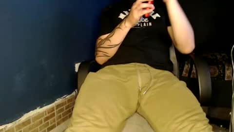 oliver_laid_2023 online show from 02-02-26, 07:45