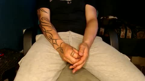 oliver_laid_2023 online show from 02-10-26, 08:35