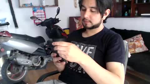 oliver_laid_2023 online show from 05-16-26, 07:45