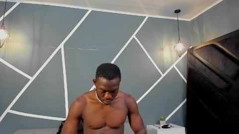 OLIVER LAURENT online show from 03-31-26, 11:27