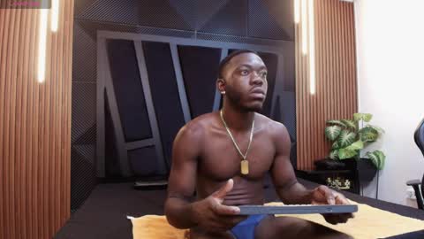 OLIVER LAURENT online show from 04-09-26, 12:10