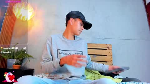 Snapshot of oliver_mejia chatting on 12-06-24, 04:47 THE MONSTER COCK OLIVER online show from 12-06-24, 04:47