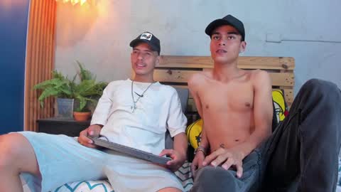 Snapshot of oliver_mejia chatting on 02-01-25, 01:34 THE MONSTER COCK OLIVER online show from 02-01-25, 01:34