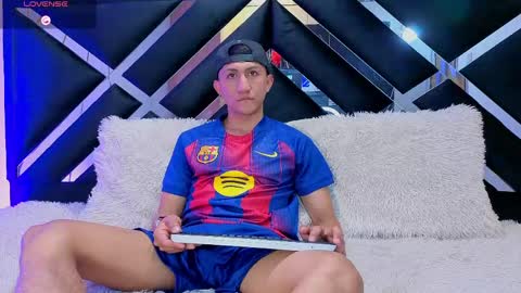 oliver mr  online show from 04-11-26, 08:24