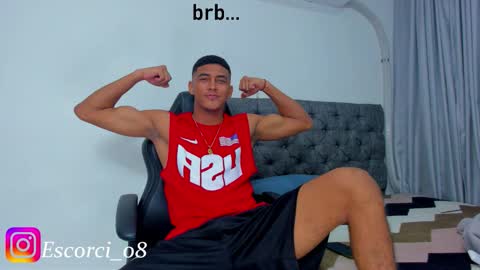 oliver_smith_2 online show from 09-10-25, 02:28