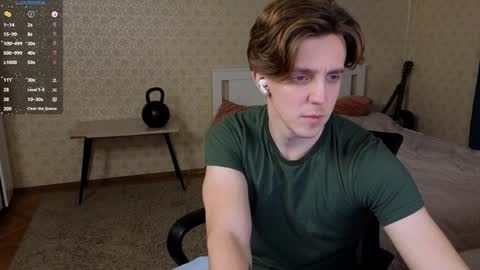 Snapshot of oliver_travis chatting on 12-08-24, 11:40 Oliver Evans online show from 12-08-24, 11:40