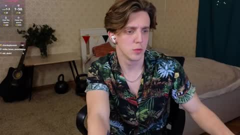 Snapshot of oliver_travis chatting on 02-07-25, 03:01 Oliver Evans online show from 02-07-25, 03:01