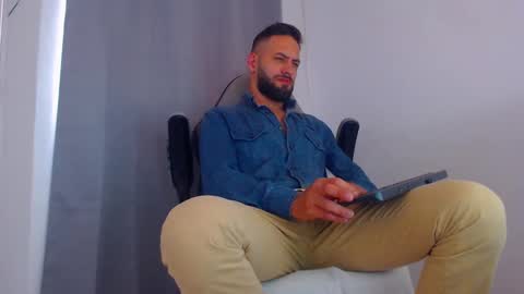 oliver online show from 02-16-25, 09:05