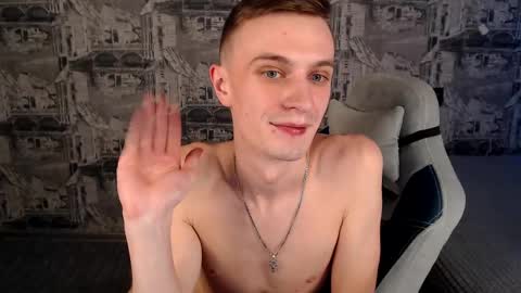 Snapshot of oliverfresh chatting on 02-18-25, 12:17 Oliver online show from 02-18-25, 12:17