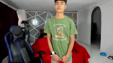 oliverhot2005 online show from 01-31-25, 06:25