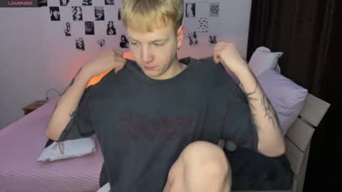 oliver online show from 10-25-25, 03:03