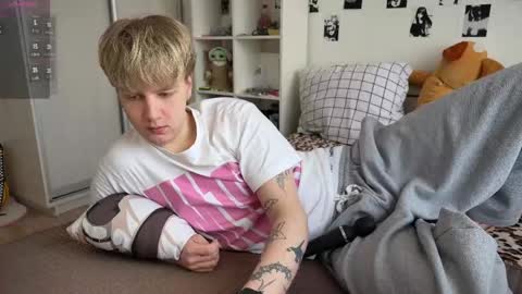 oliver online show from 04-17-26, 09:01