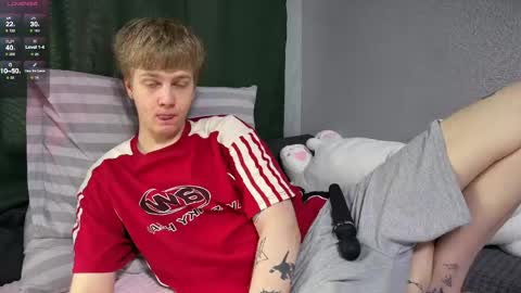Snapshot of olivertasty chatting on 05-04-26, 12:01 oliver online show from 05-04-26, 12:01