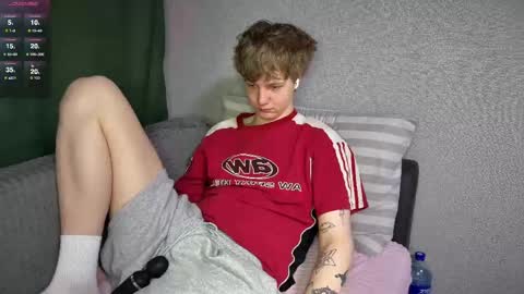 Snapshot of olivertasty chatting on 05-20-26, 04:57 oliver online show from 05-20-26, 04:57