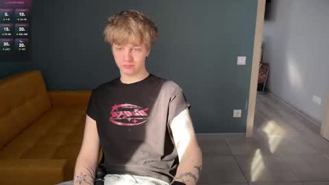 Snapshot of olivertasty chatting on 05-27-26, 02:14 oliver online show from 05-27-26, 02:14