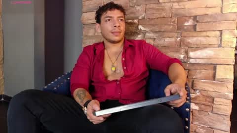 Snapshot of oliverwyse chatting on 06-17-26, 01:08 Oliver online show from 06-17-26, 01:08
