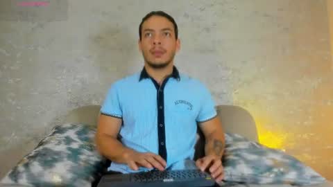 Snapshot of oliverwyse chatting on 06-28-26, 11:11 Oliver online show from 06-28-26, 11:11