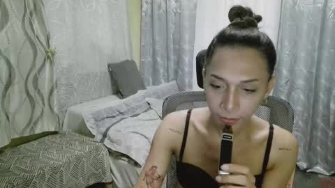 Snapshot of olivia0624 chatting on 03-08-26, 05:39 Horny Alana online show from 03-08-26, 05:39