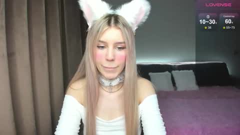 Olivia online show from 11-25-25, 06:24