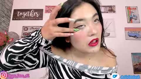 ..................................... 500 am- 1200 pm GMT-5 online show from 11-23-25, 03:34