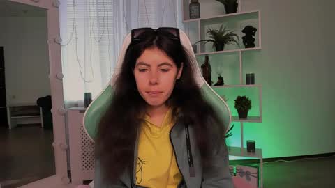olivia__low online show from 05-01-26, 05:56
