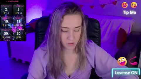 Snapshot of olivia_daze chatting on 10-19-25, 08:20 olivia_daze online show from 10-19-25, 08:20