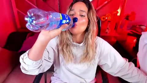  OLIVIA  online show from 11-05-25, 04:01