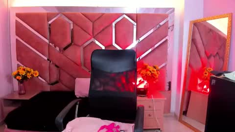 Snapshot of olivia_fox69 chatting on 06-11-26, 03:37 OLIVIA online show from 06-11-26, 03:37