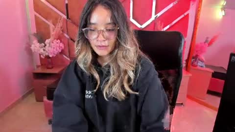 Snapshot of olivia_fox69 chatting on 07-10-26, 04:17 OLIVIA online show from 07-10-26, 04:17