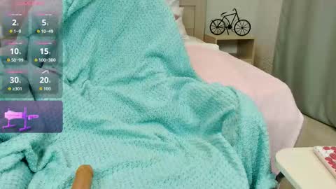 Olivia Hi guys Follow me  online show from 10-06-25, 12:19