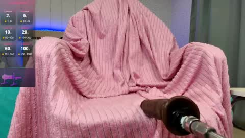 Snapshot of olivia_k_ chatting on 05-18-26, 11:21 Olivia Hi guys Follow me online show from 05-18-26, 11:21