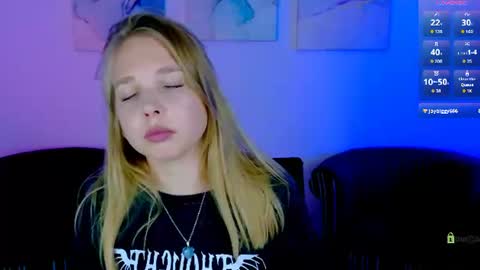 Snapshot of olivia_kit chatting on 07-11-26, 01:25 olivia_kit online show from 07-11-26, 01:25
