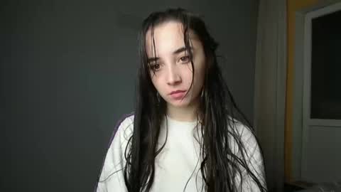 Snapshot of olivia_oliv chatting on 12-31-24, 02:47 Olivia online show from 12-31-24, 02:47