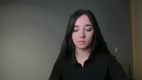 Snapshot of olivia_oliv chatting on 02-19-25, 08:10 Olivia online show from 02-19-25, 08:10