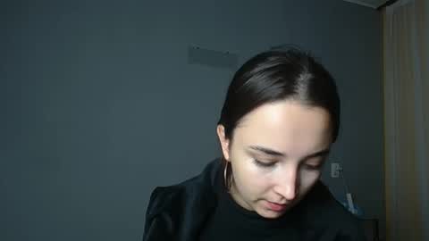 Snapshot of olivia_oliv chatting on 10-01-25, 02:23 Olivia online show from 10-01-25, 02:23