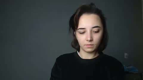 Snapshot of olivia_oliv chatting on 10-25-25, 10:45 Olivia online show from 10-25-25, 10:45